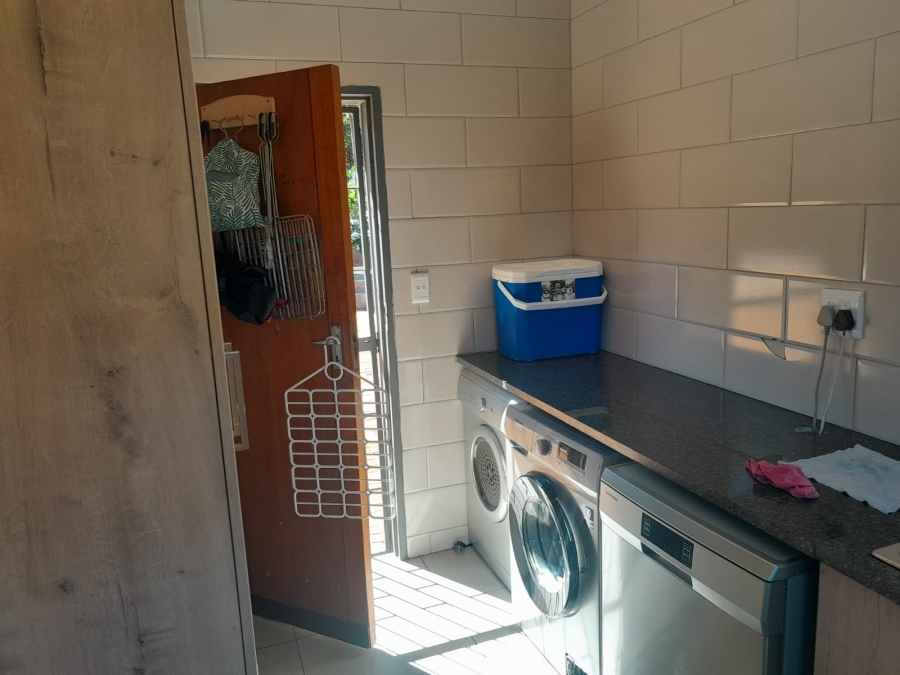 7 Bedroom Property for Sale in Safari Gardens North West